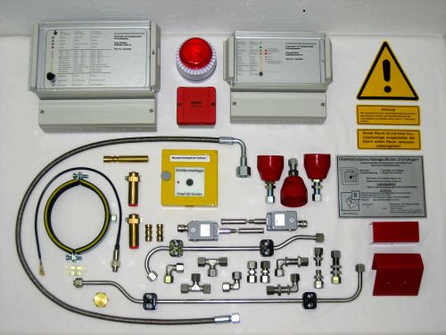 Steuerung, Alarmknopf, Ventile, Leitungen